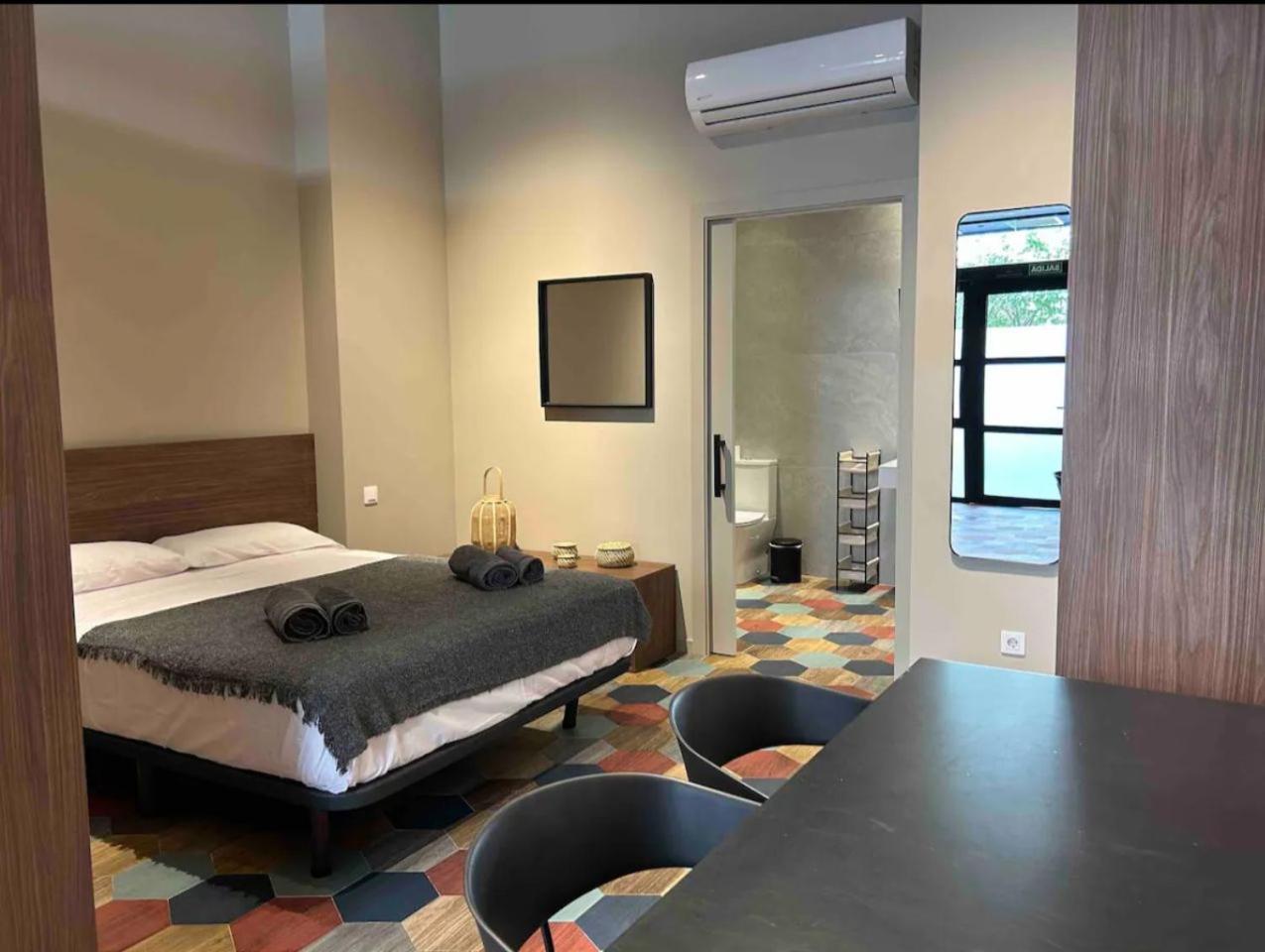 Appartamento Reina Flats Valencia Playa El Cabanyal Esterno foto